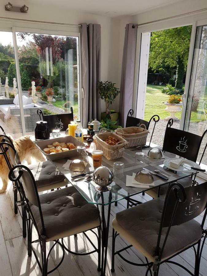 La Longere Des Glycines Bed & Breakfast Egligny Exterior photo